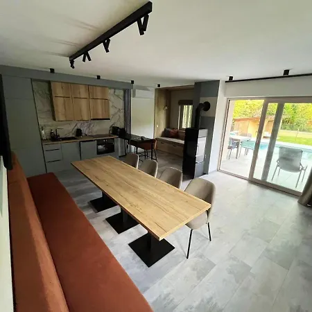 Csipetnyi Csobbanas Vendeghaz * Alsóörs